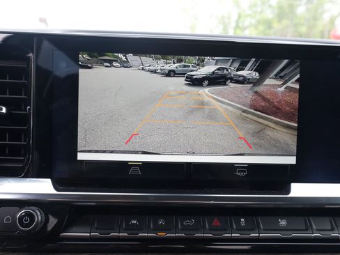 Used 2025 Chevrolet Silverado 1500 LT image 21