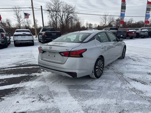Used 2023 Nissan Altima 2.5 SV image 8
