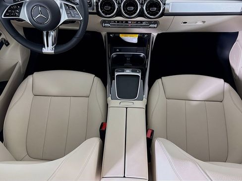 New 2026 Mercedes-Benz GLB 250 image 17