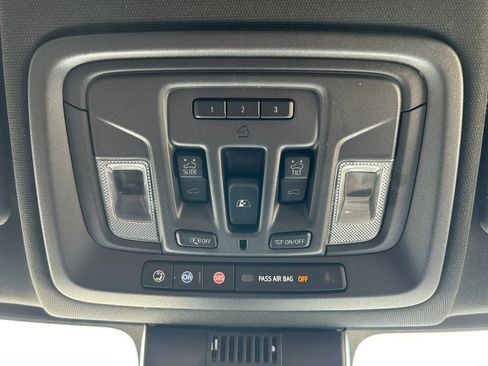 Used 2024 GMC Sierra 2500 AT4 w/ AT4 Premium Plus Package AWD/4WD image 24
