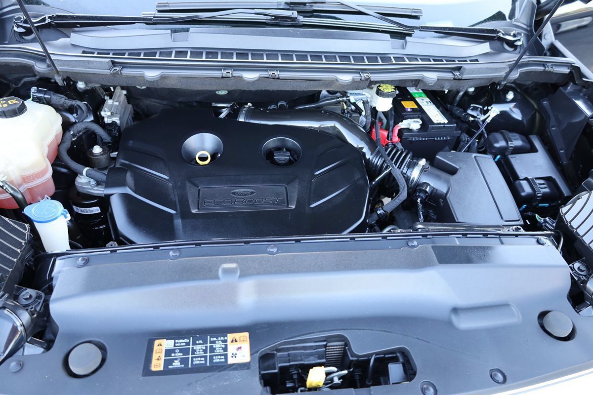 Used 2018 Ford Edge SEL FWD image 36