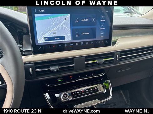 Certified 2024 Lincoln Corsair AWD image 18