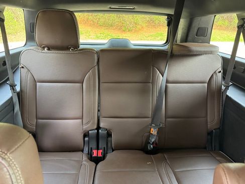 Used 2022 Chevrolet Suburban High Country image 21