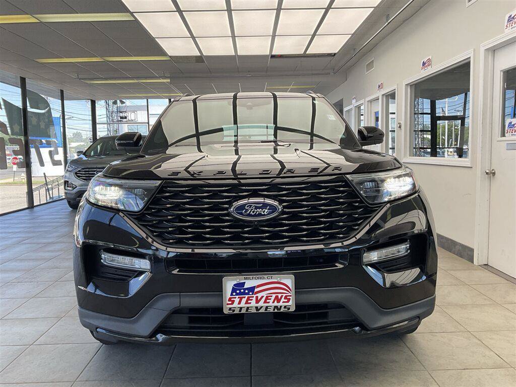 Used 2023 Ford Explorer ST-Line w/ Class IV Trailer Tow Package AWD/4WD image 2