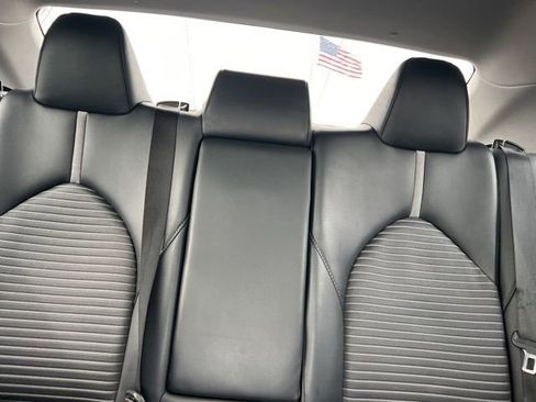 Used 2020 Toyota Camry SE image 27