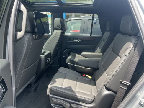 New 2026 GMC Yukon Denali w/ Denali Reserve Package AWD/4WD image 14