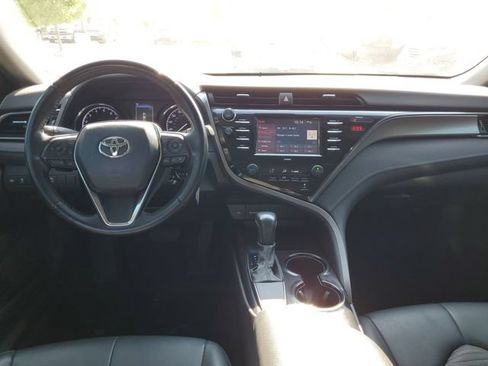 Used 2020 Toyota Camry SE FWD image 27