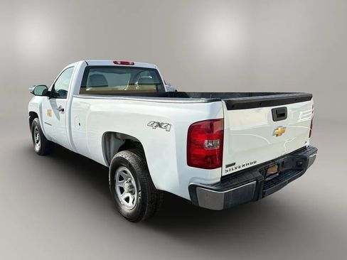 Used 2010 Chevrolet Silverado 1500 W/T w/ LS Package image 4