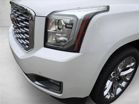 Used 2018 GMC Yukon Denali w/ Denali Ultimate Package AWD/4WD image 9