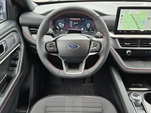 Used 2025 Ford Explorer ST-Line w/ ST-Line Street Pack image 10