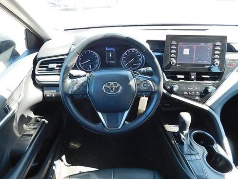 Used 2024 Toyota Camry SE image 9