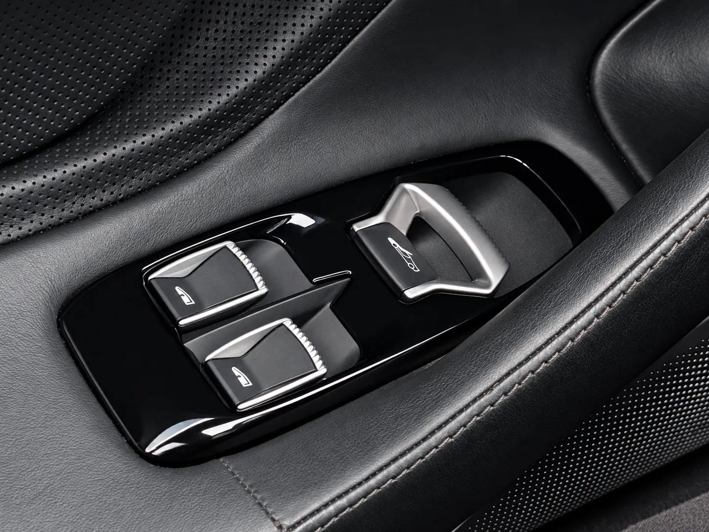 Used 2023 McLaren GT RWD image 43