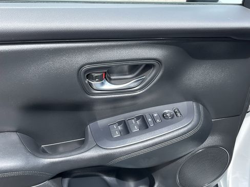 Used 2024 Honda HR-V LX image 16