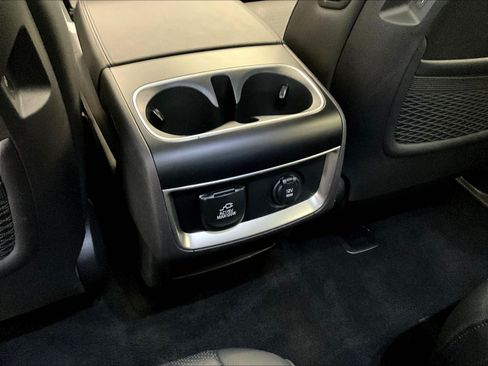 Used 2025 Kia Carnival SX Prestige FWD image 10
