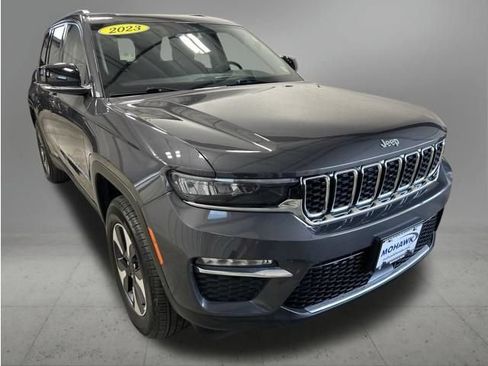 Used 2023 Jeep Grand Cherokee 4WD 4xe image 8