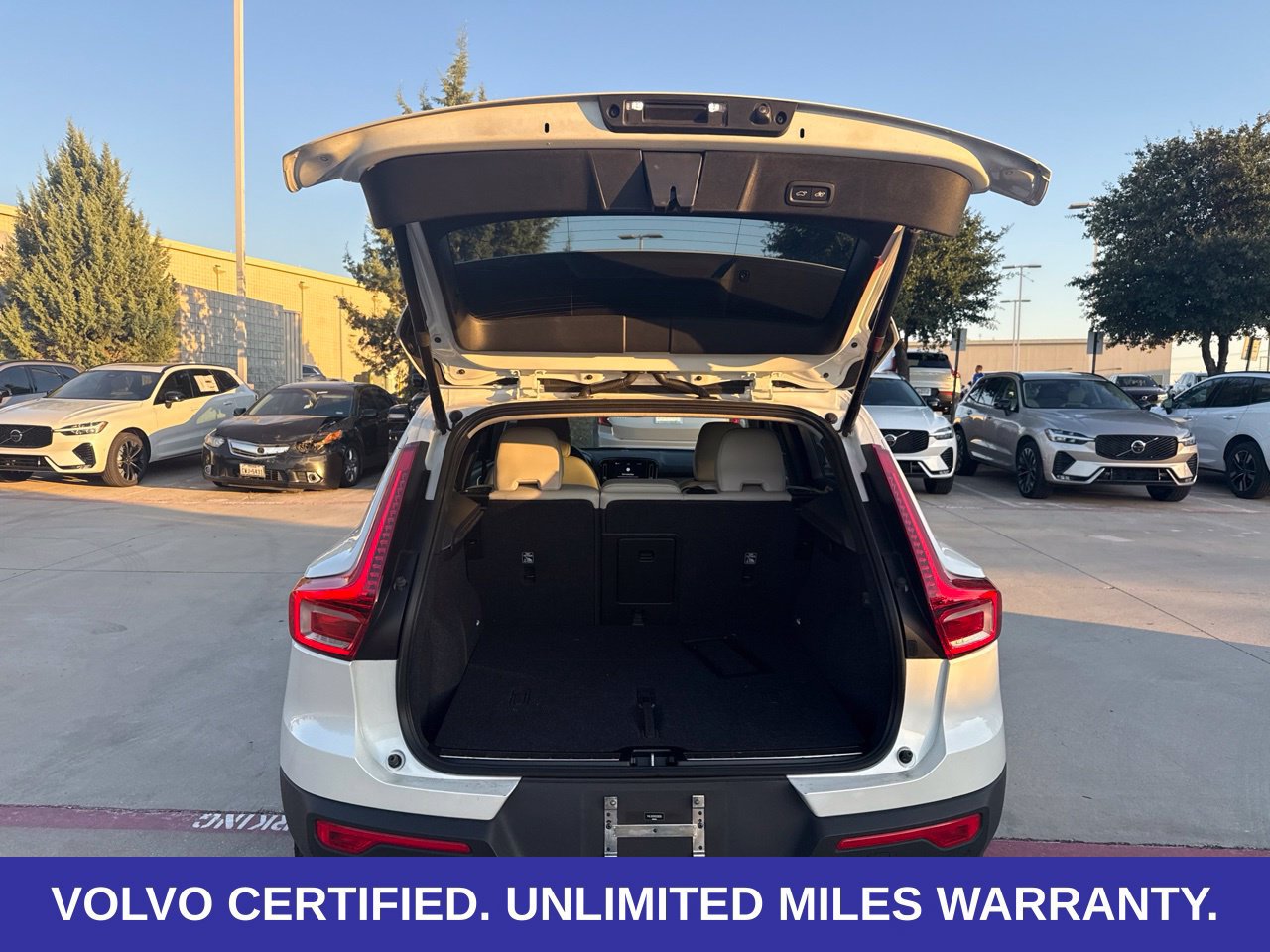 Certified 2024 Volvo XC40 B5 Ultimate w/ Protection Package Premier AWD/4WD image 19