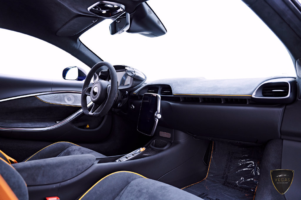 Used 2025 McLaren Artura RWD image 54