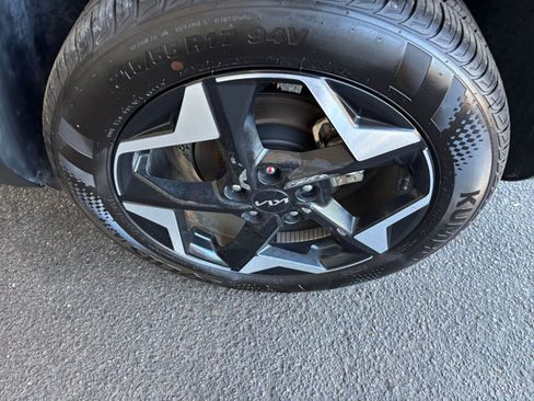 Used 2025 Kia Seltos S FWD image 32
