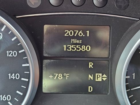 Used 2010 Mercedes-Benz ML 350 4MATIC image 24