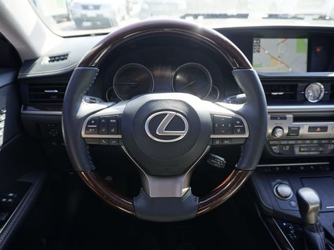 Used 2017 Lexus ES 350 w/ Luxury Package FWD image 10