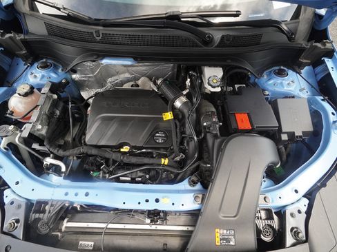 Used 2024 Chevrolet Trax RS w/ Sunroof Package FWD image 9