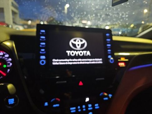 Used 2023 Toyota Camry XSE image 5