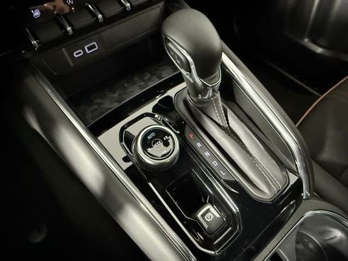 Used 2026 GMC Canyon AT4 image 37