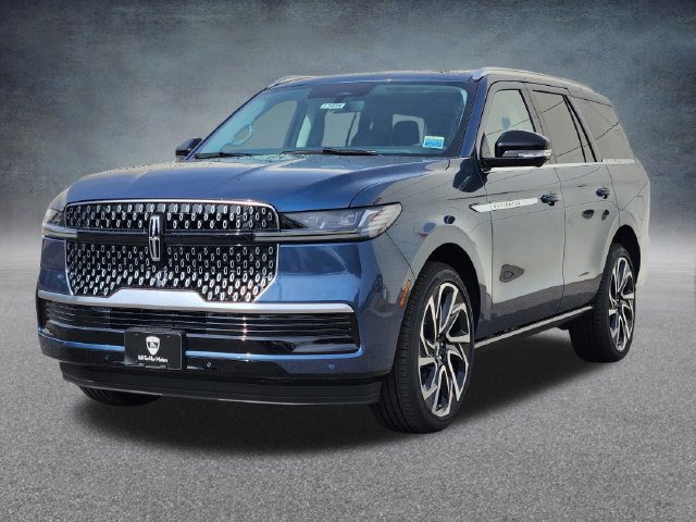 New 2027 Lincoln Navigator Reserve AWD/4WD image 3