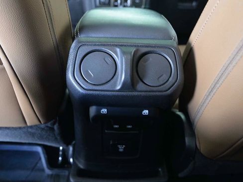 Used 2021 Jeep Wrangler Unlimited Sahara AWD/4WD image 11