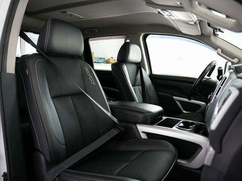 Used 2019 Nissan Titan PRO-4X image 58