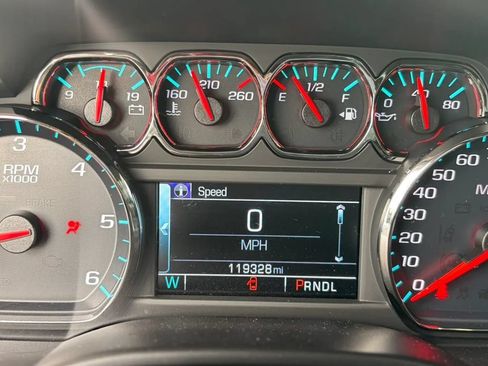 Used 2020 GMC Yukon SLE w/ SLE Value Package RWD image 11