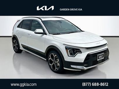 New 2025 Kia Niro SX Touring