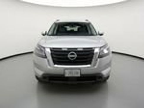 Used 2025 Nissan Pathfinder SV FWD image 18