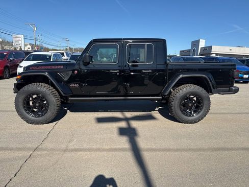 New 2026 Jeep Gladiator Rubicon w/ Technology Group image 2