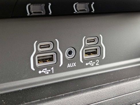 New 2026 RAM 2500 Laramie AWD/4WD image 22
