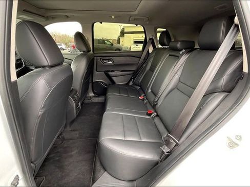 Used 2024 Nissan Rogue SL w/ SL Premium Package image 28