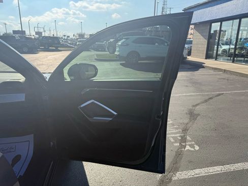 Used 2020 Audi Q3 2.0T Premium w/ Convenience Package image 31