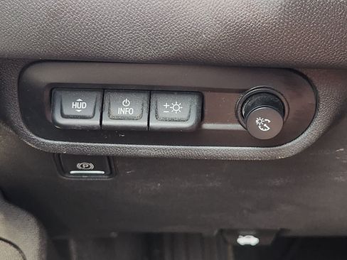 Used 2022 GMC Terrain SLT w/ Tech Package FWD image 24