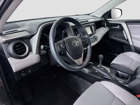 Used 2016 Toyota RAV4 XLE AWD/4WD image 9