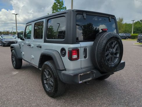 Used 2024 Jeep Wrangler Unlimited Sport AWD/4WD image 4