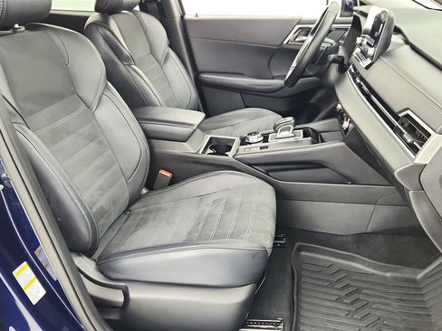 Used 2024 Mitsubishi Outlander FWD image 19