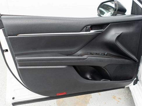 Used 2021 Toyota Camry SE FWD image 13