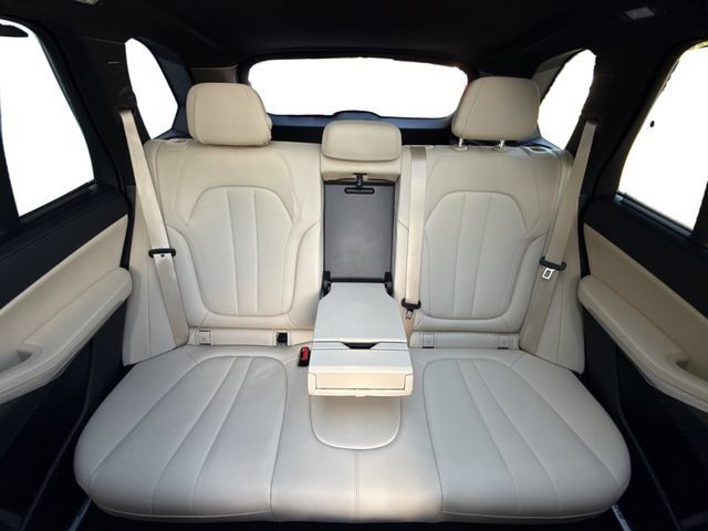 Used 2019 BMW X5 xDrive40i w/ Convenience Package AWD/4WD image 16