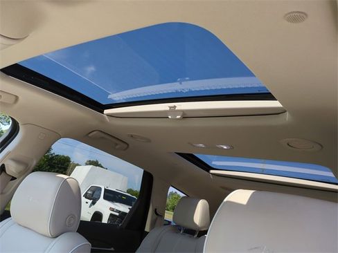 Used 2022 Buick Enclave Avenir w/ Trailering Package, 5000 lbs. image 22