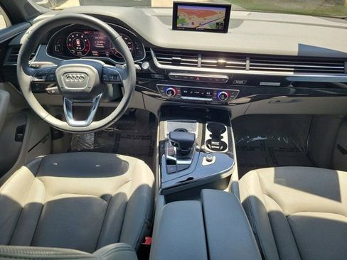 Used 2019 Audi Q7 3.0T Premium Plus w/ Premium Plus Package AWD/4WD image 2