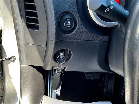 Used 2014 Nissan 370Z Coupe image 13