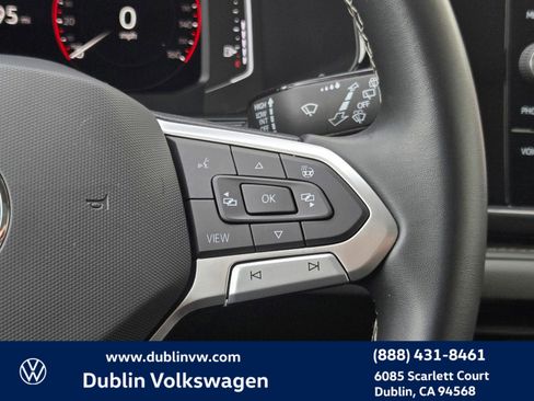 Certified 2022 Volkswagen Taos SEL w/ Panoramic Sunroof Package image 22