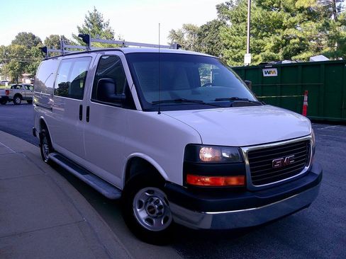 Used 2017 GMC Savana 2500 RWD image 4
