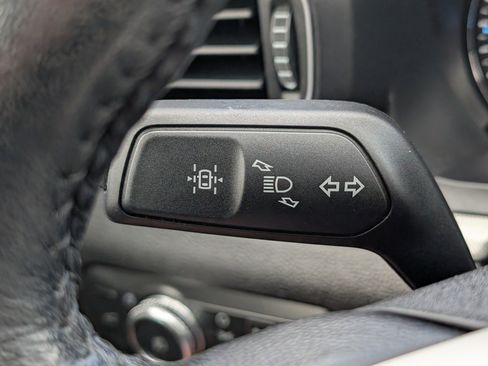 Used 2022 Ford Explorer XLT w/ Equipment Group 202A image 27