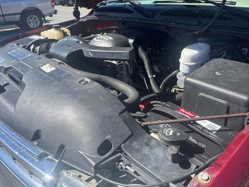 Used 2004 Chevrolet Suburban LS w/ Preferred Equipment Group image 49